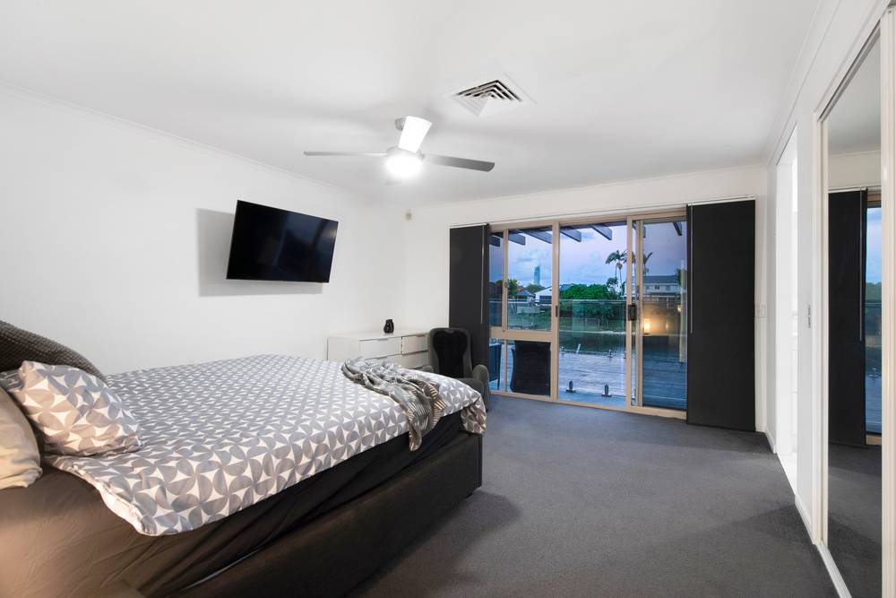 34 Village High Road, BENOWA WATERS, QLD 4217