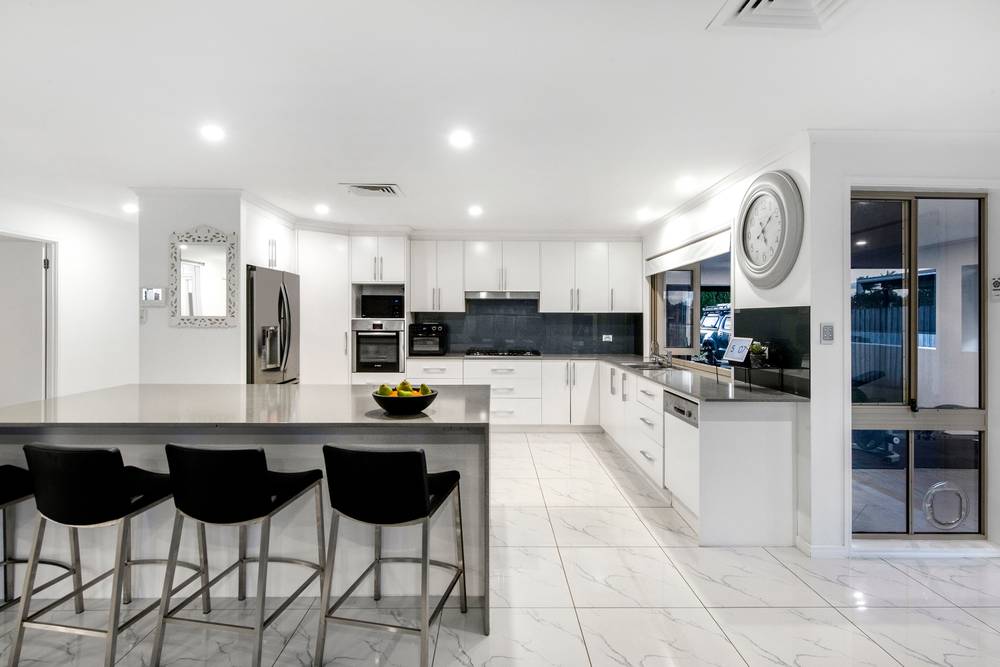 34 Village High Road, BENOWA WATERS, QLD 4217