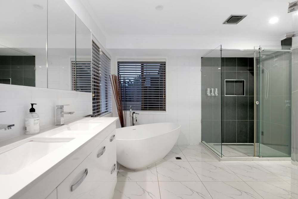 34 Village High Road, BENOWA WATERS, QLD 4217