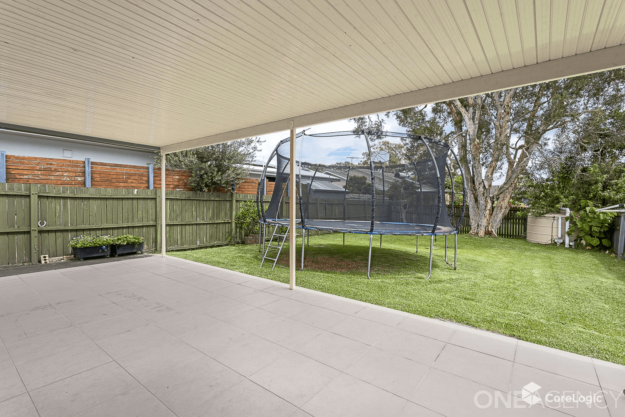 1 Brennan Road, Scarborough, QLD 4020