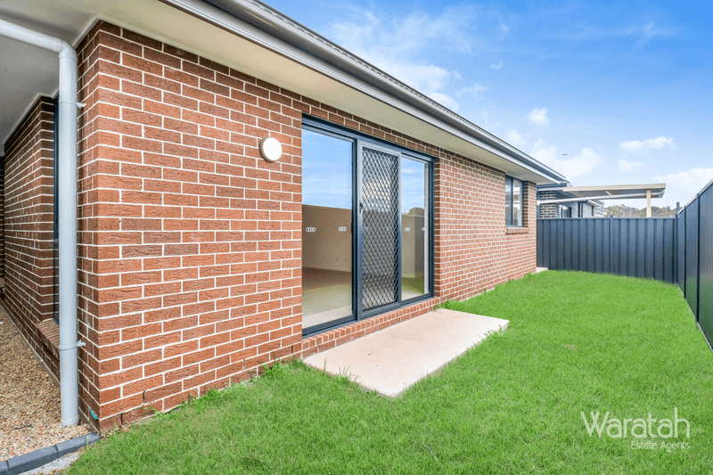 33 Sandalwood Crescent, Colebee, NSW 2761