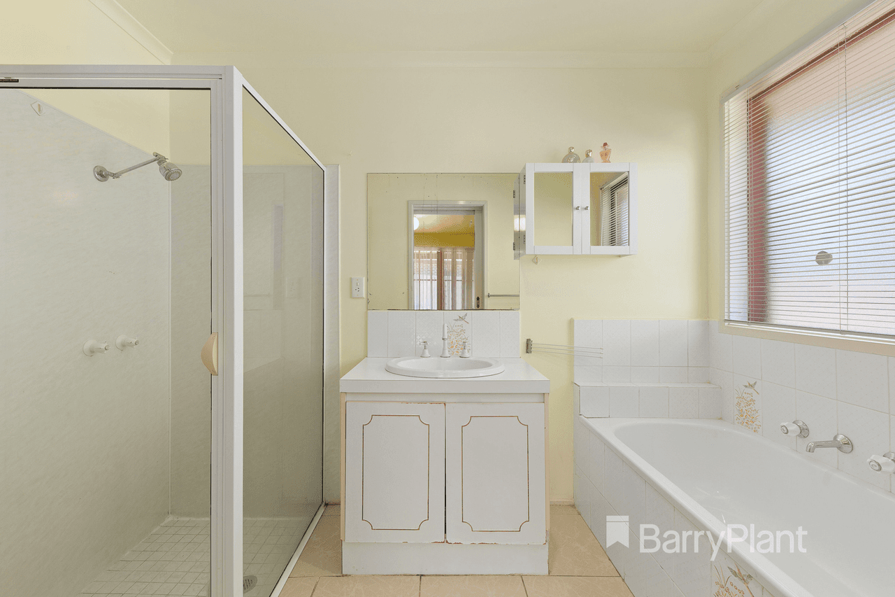 7 Petrel Court, Werribee, VIC 3030