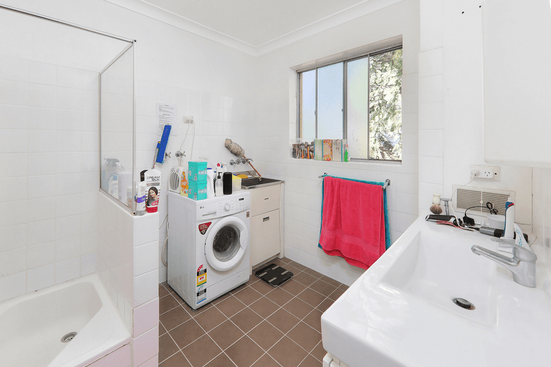 Unit 4/42 Pembroke Rd, Coorparoo, QLD 4151