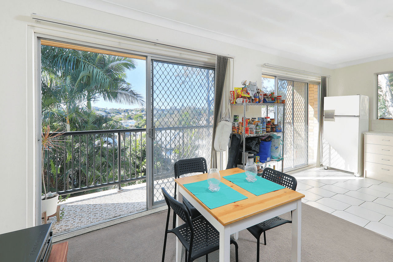 Unit 4/42 Pembroke Rd, Coorparoo, QLD 4151