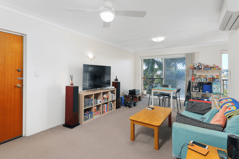 Unit 4/42 Pembroke Rd, Coorparoo, QLD 4151