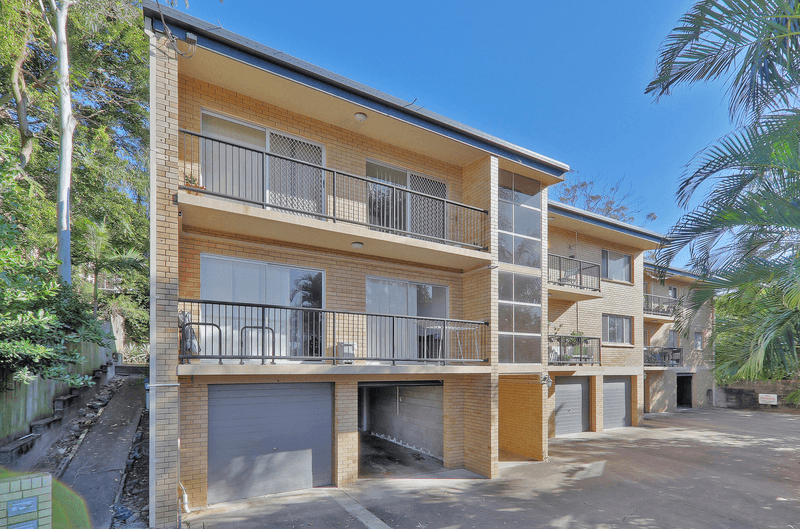 Unit 4/42 Pembroke Rd, Coorparoo, QLD 4151