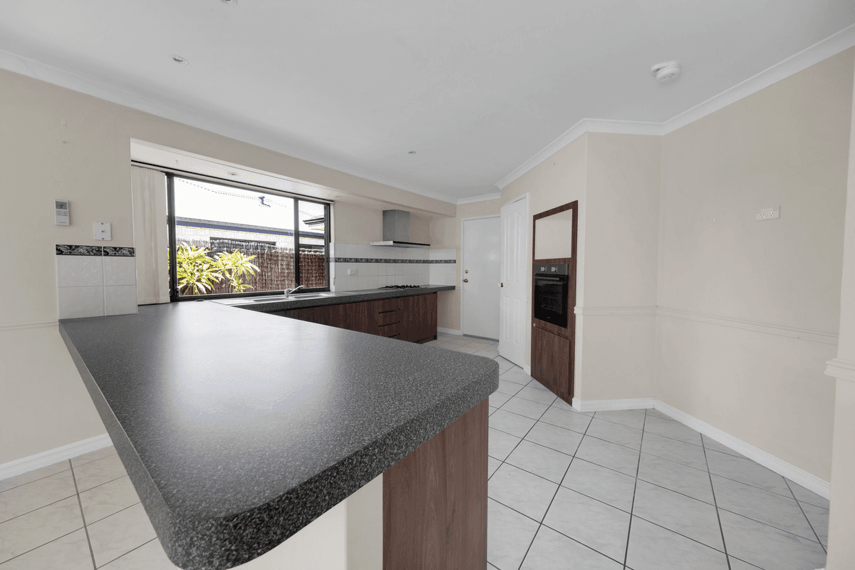 16 Seaforth Drive, HALLS HEAD, WA 6210