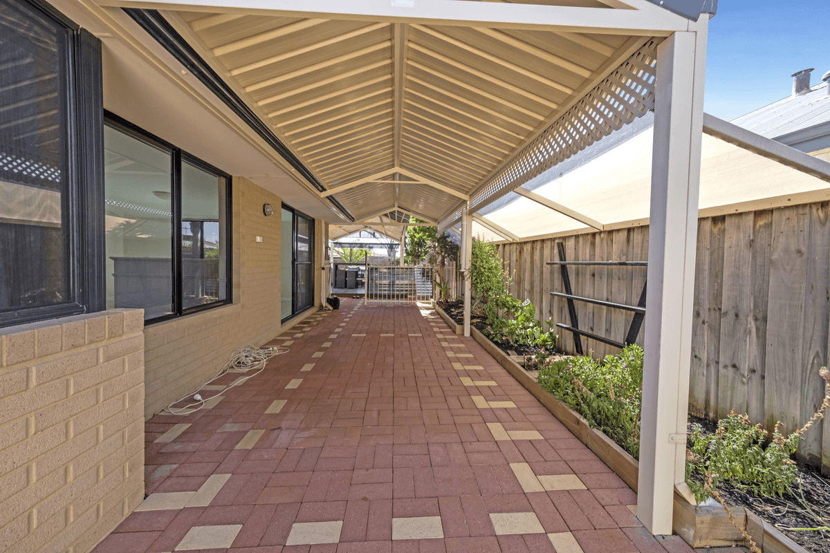 16 Seaforth Drive, HALLS HEAD, WA 6210