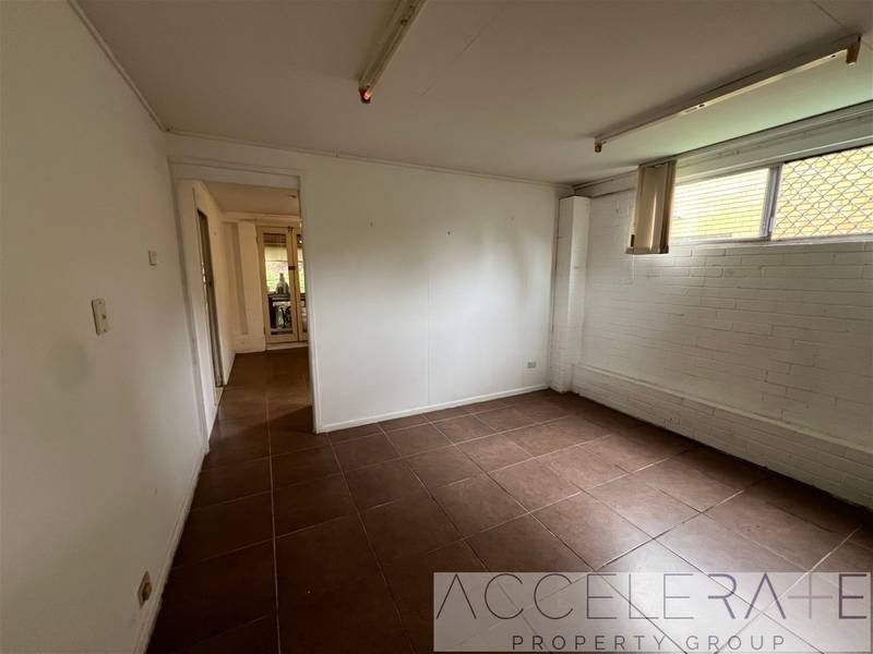 2/33 Spinnaker Street, JAMBOREE HEIGHTS, QLD 4074