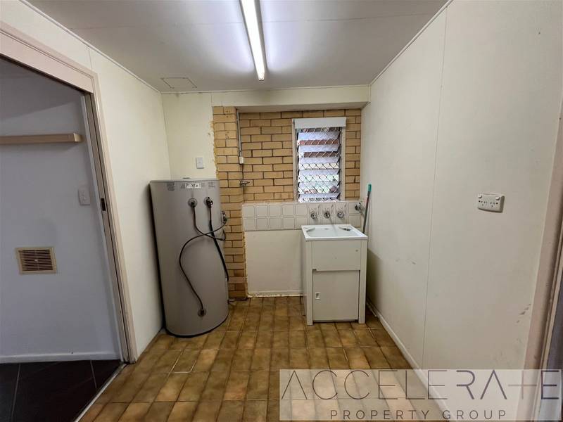 2/33 Spinnaker Street, JAMBOREE HEIGHTS, QLD 4074