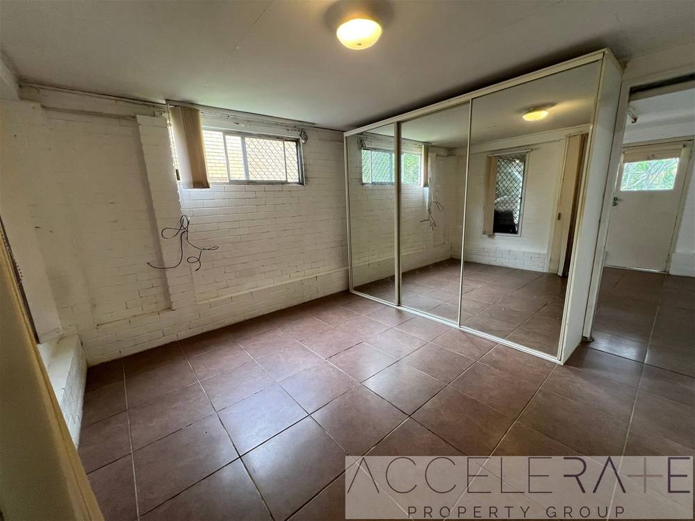 2/33 Spinnaker Street, JAMBOREE HEIGHTS, QLD 4074