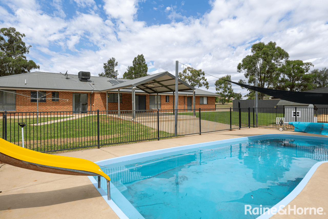 104 Iverach Street, COOLAMON, NSW 2701