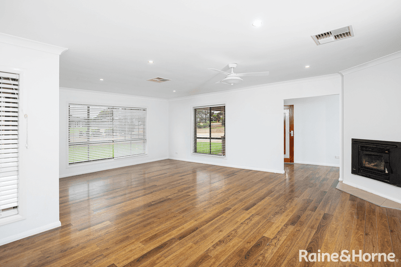 104 Iverach Street, COOLAMON, NSW 2701