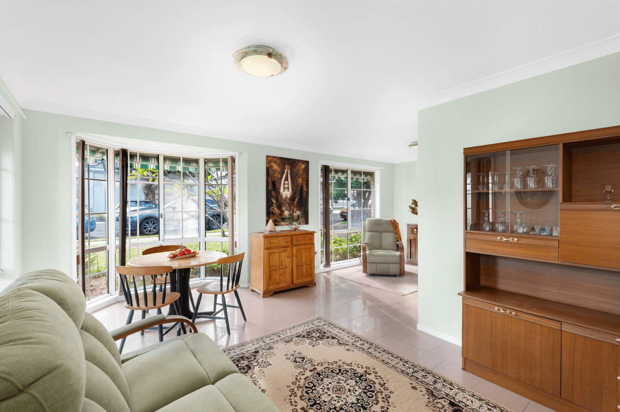 2/3 Florence Street, TOWRADGI, NSW 2518