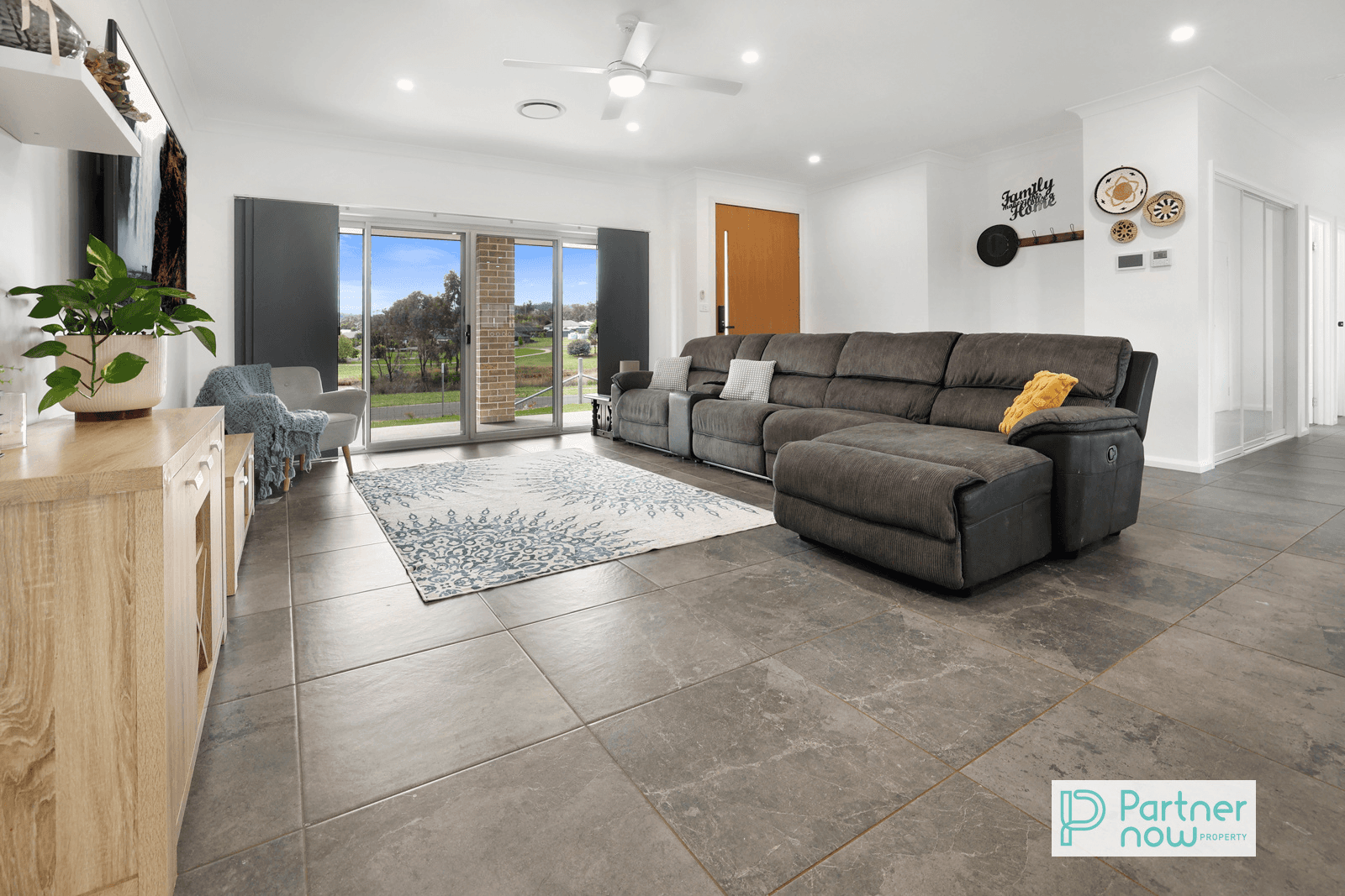 9 Jarman Road, TAMWORTH, NSW 2340