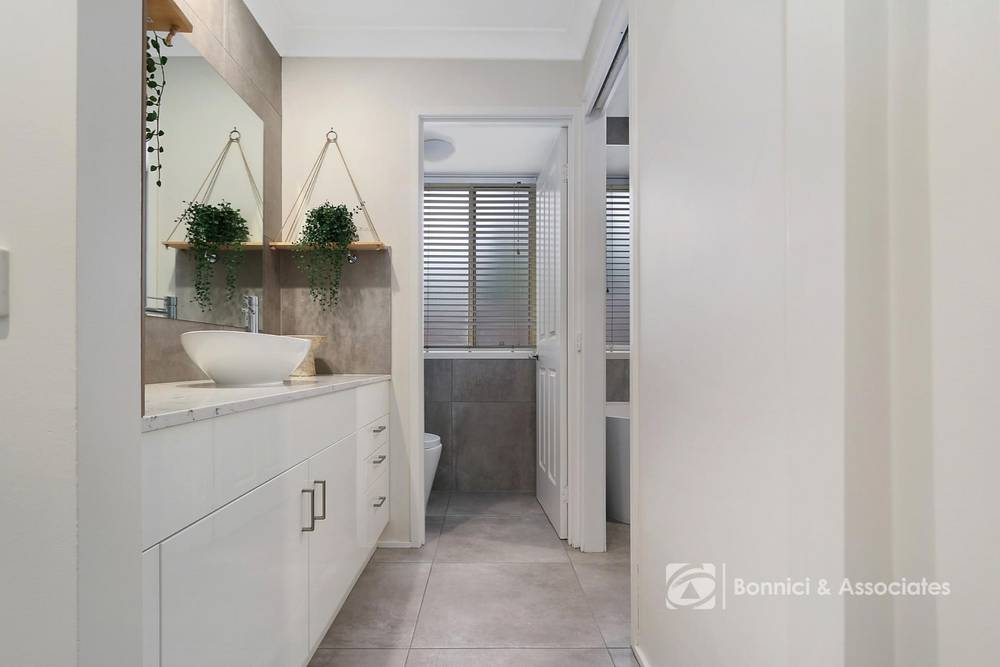 12 Whernside Drive, Wodonga, VIC 3690
