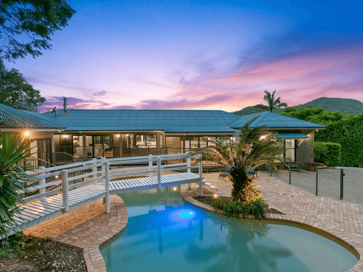 405 Bonogin Road, BONOGIN, QLD 4213