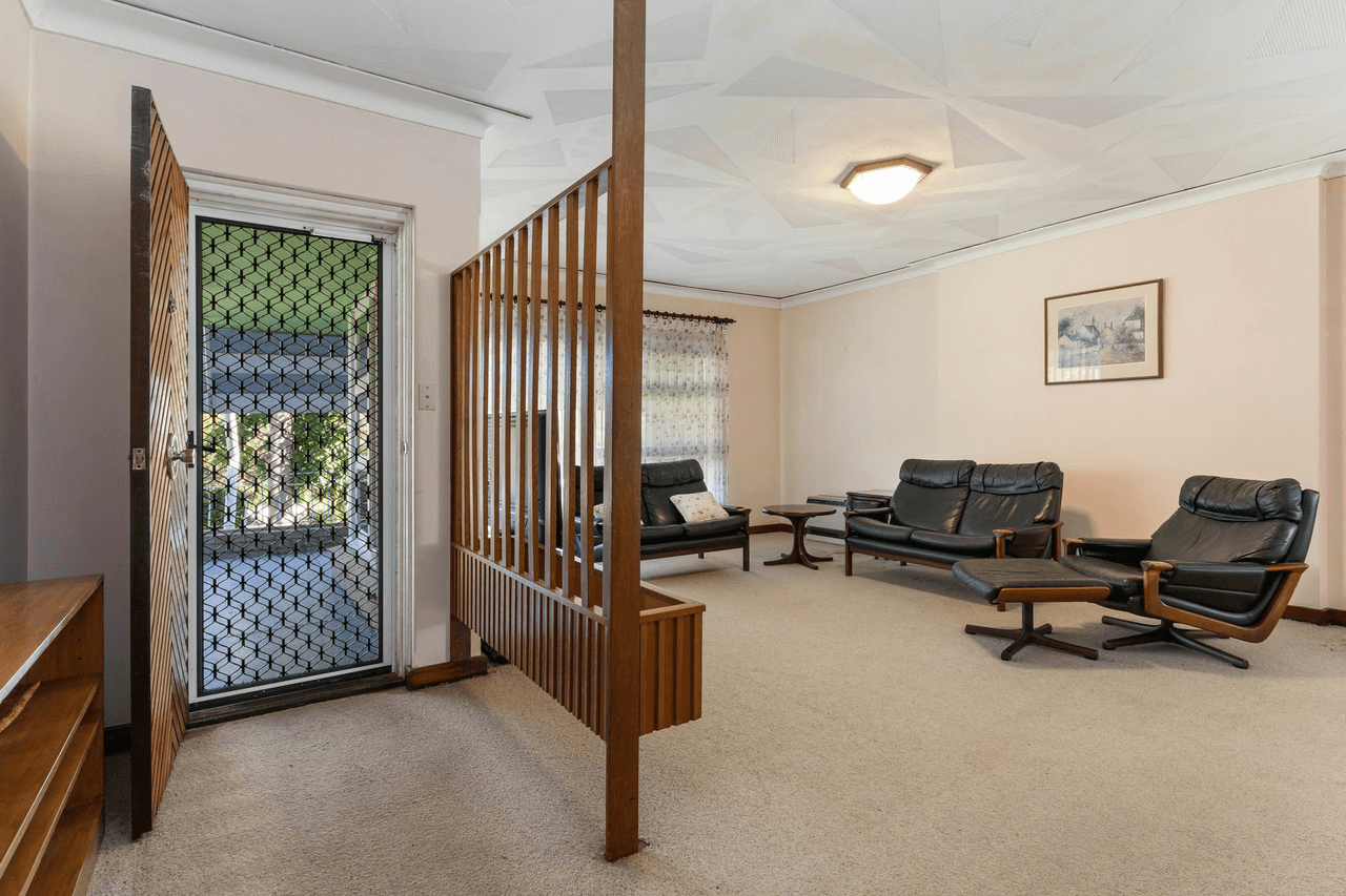 55 Sampson Road, LESMURDIE, WA 6076