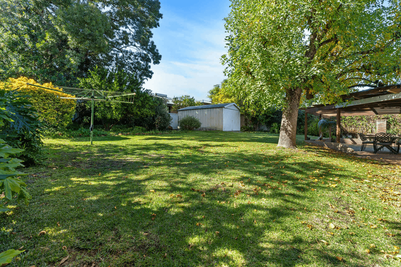 55 Sampson Road, LESMURDIE, WA 6076