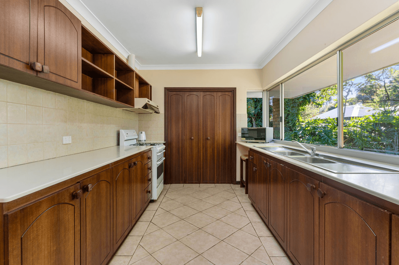 55 Sampson Road, LESMURDIE, WA 6076