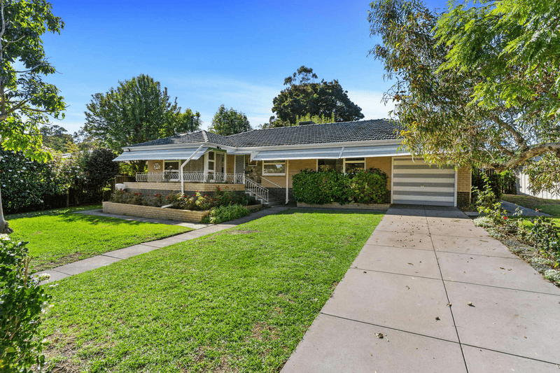 55 Sampson Road, LESMURDIE, WA 6076