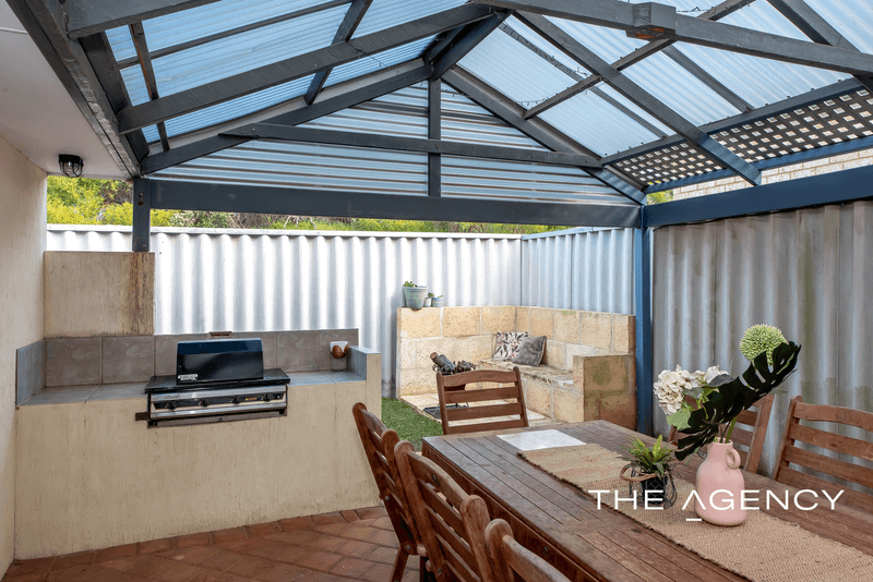 11 Mayena Retreat, Hillarys, WA 6025