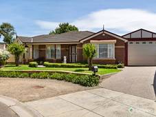 6 Favaro Place, Hillside, VIC 3037