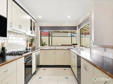 6 Favaro Place, Hillside, VIC 3037