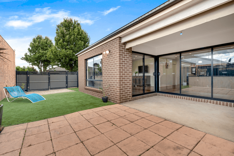 25 Fairhaven Boulevard, Craigieburn, VIC 3064