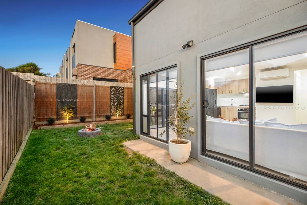 4/16 Adele Avenue, FERNTREE GULLY, VIC 3156