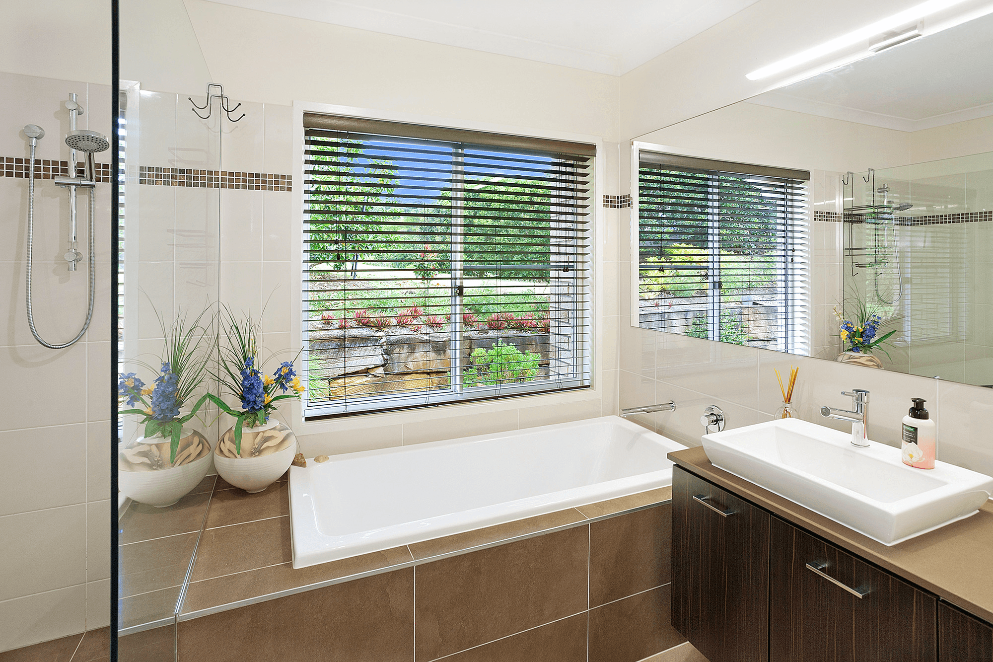 2 Main St, Montville, QLD 4560