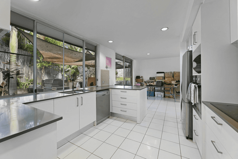 39 Huntingdale Crescent, ROBINA, QLD 4226