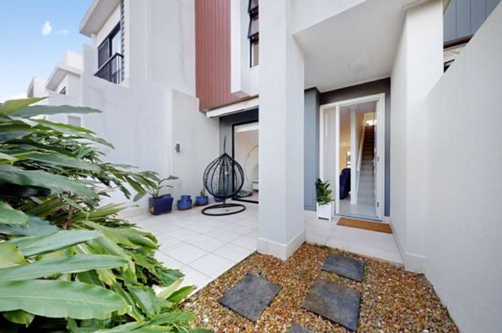 14 REGENT LANE, HOPE ISLAND, QLD 4212