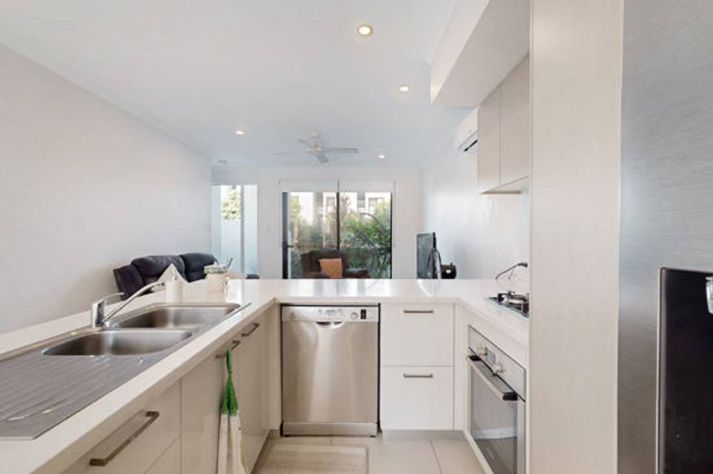 14 REGENT LANE, HOPE ISLAND, QLD 4212