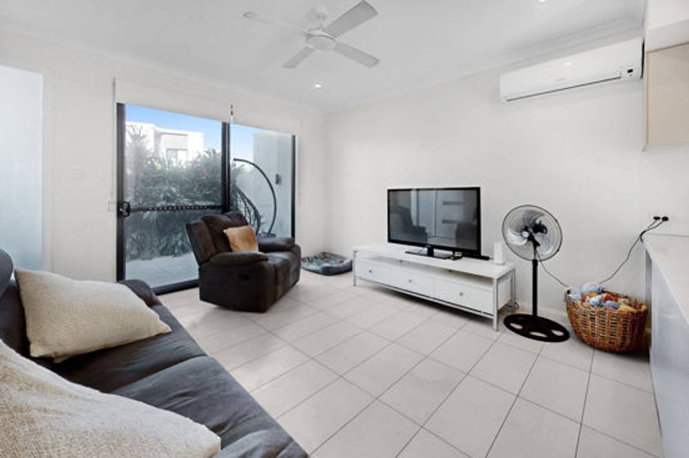 14 REGENT LANE, HOPE ISLAND, QLD 4212