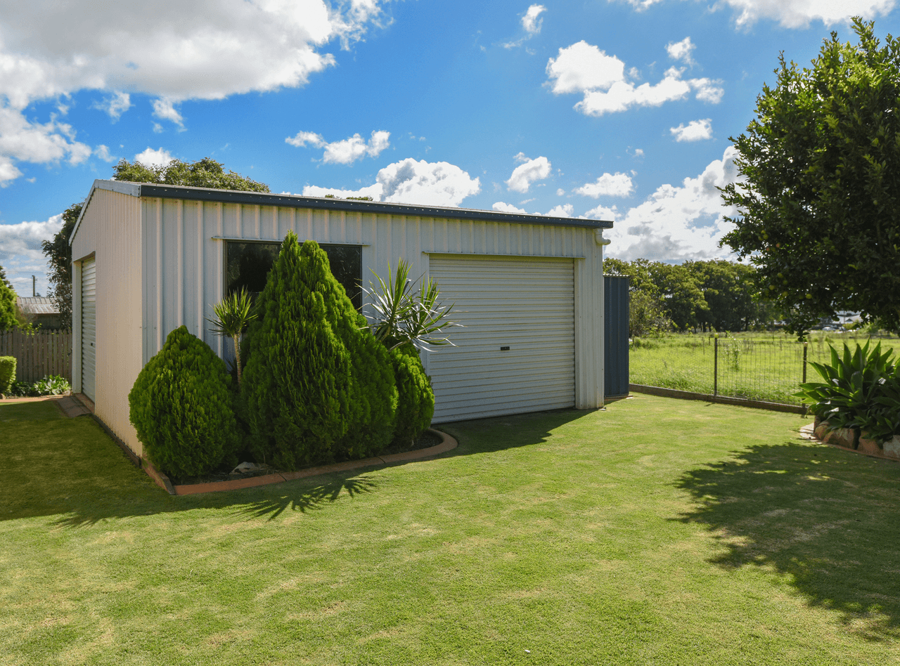 7 Parsley Drive, MIDDLE RIDGE, QLD 4350