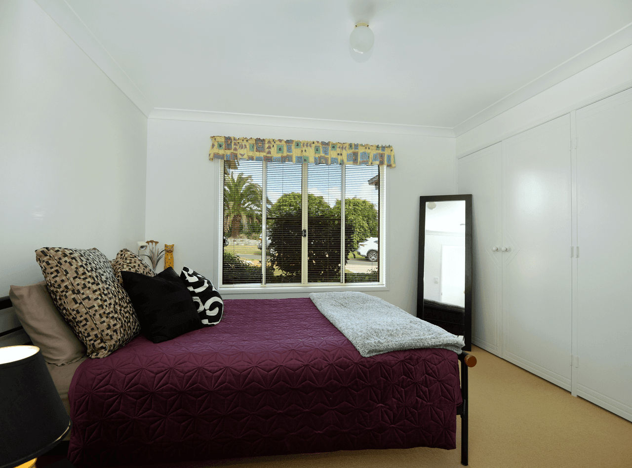 7 Parsley Drive, MIDDLE RIDGE, QLD 4350