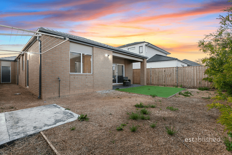 9 Egmont Street, POINT COOK, VIC 3030