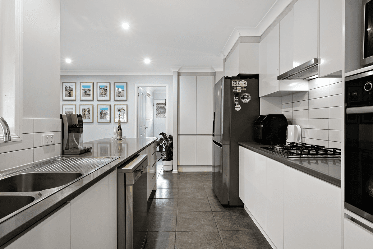 74 Crestwood Avenue, MORAYFIELD, QLD 4506