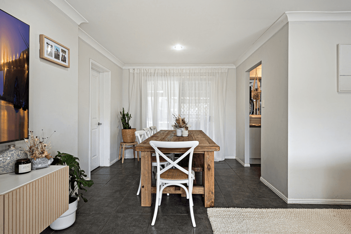 74 Crestwood Avenue, MORAYFIELD, QLD 4506