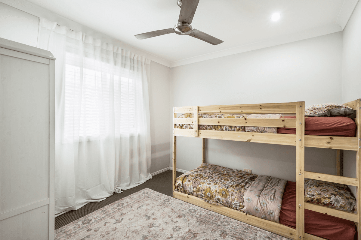 74 Crestwood Avenue, MORAYFIELD, QLD 4506