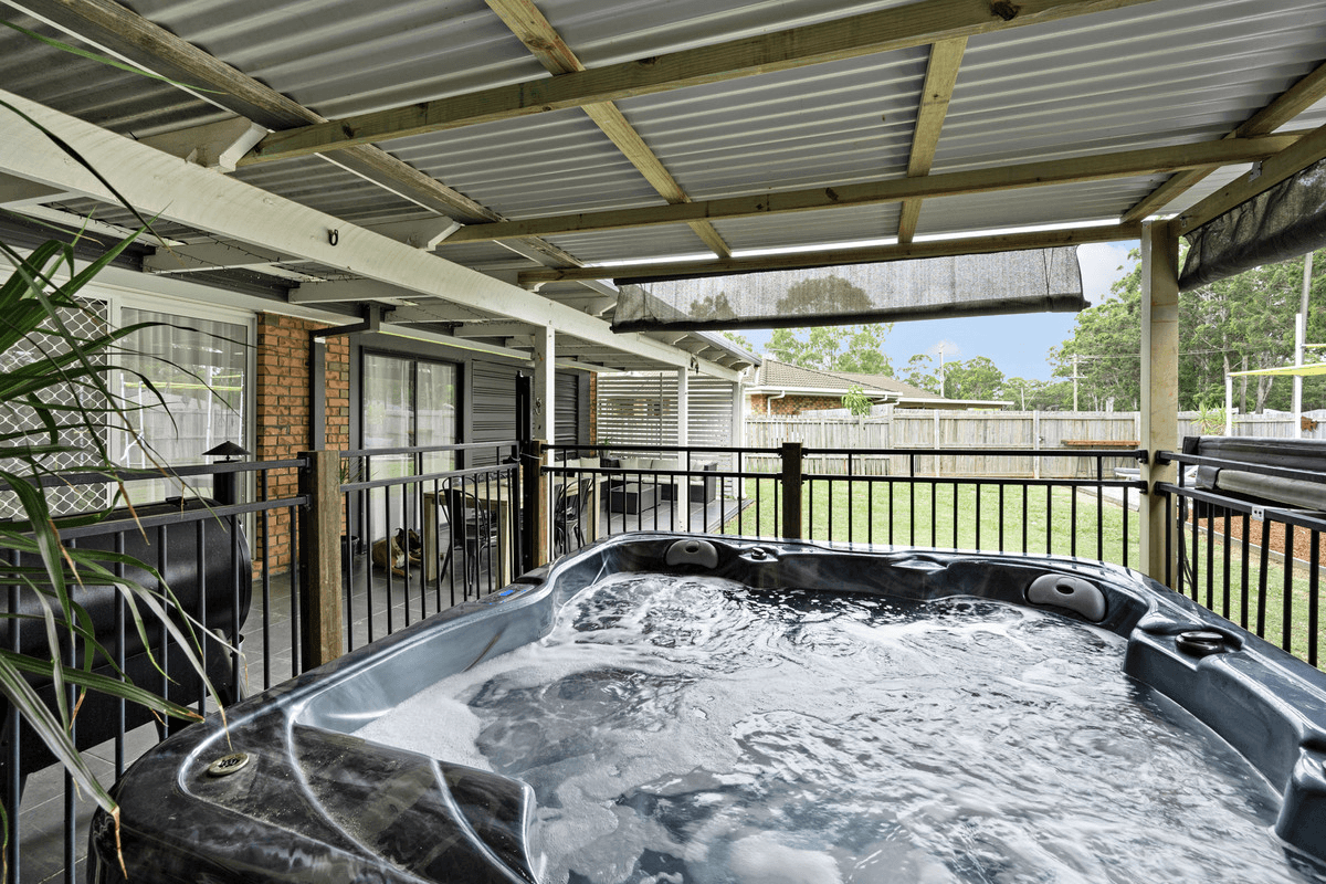 74 Crestwood Avenue, MORAYFIELD, QLD 4506