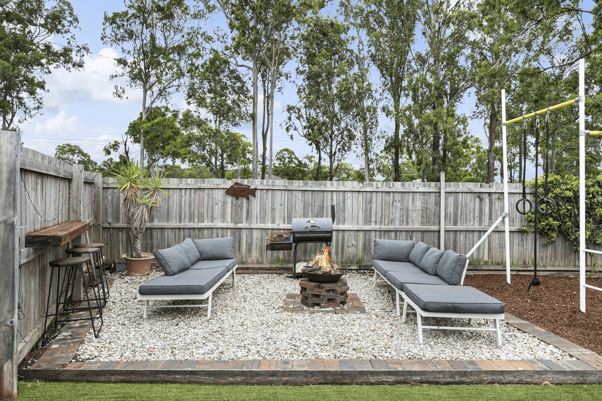 74 Crestwood Avenue, MORAYFIELD, QLD 4506