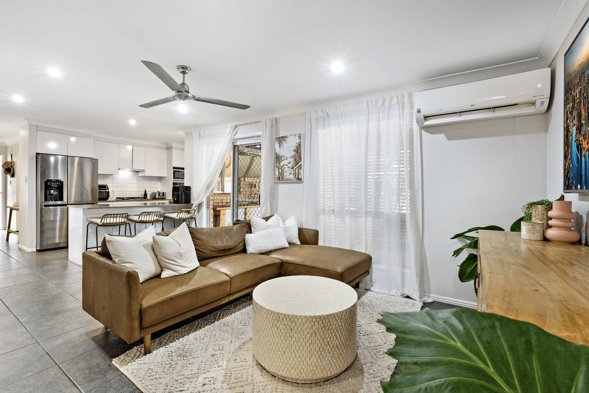 74 Crestwood Avenue, MORAYFIELD, QLD 4506