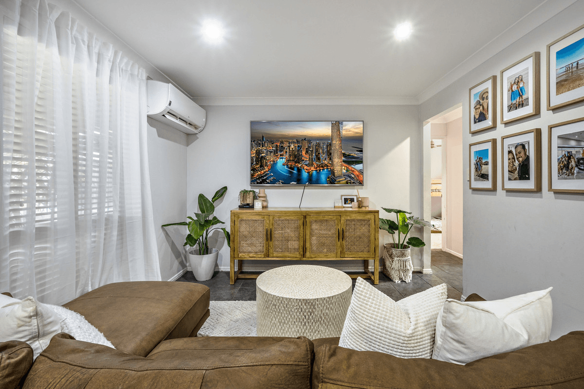74 Crestwood Avenue, MORAYFIELD, QLD 4506