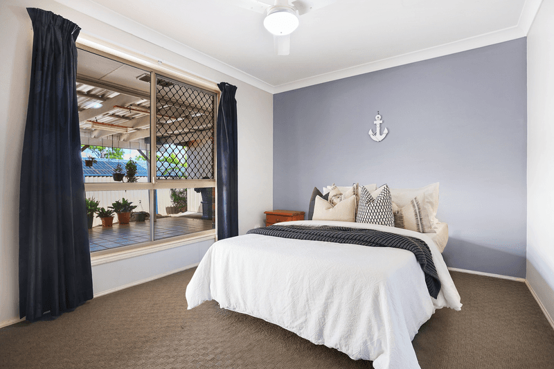 44 Watford Crescent, MOLENDINAR, QLD 4214