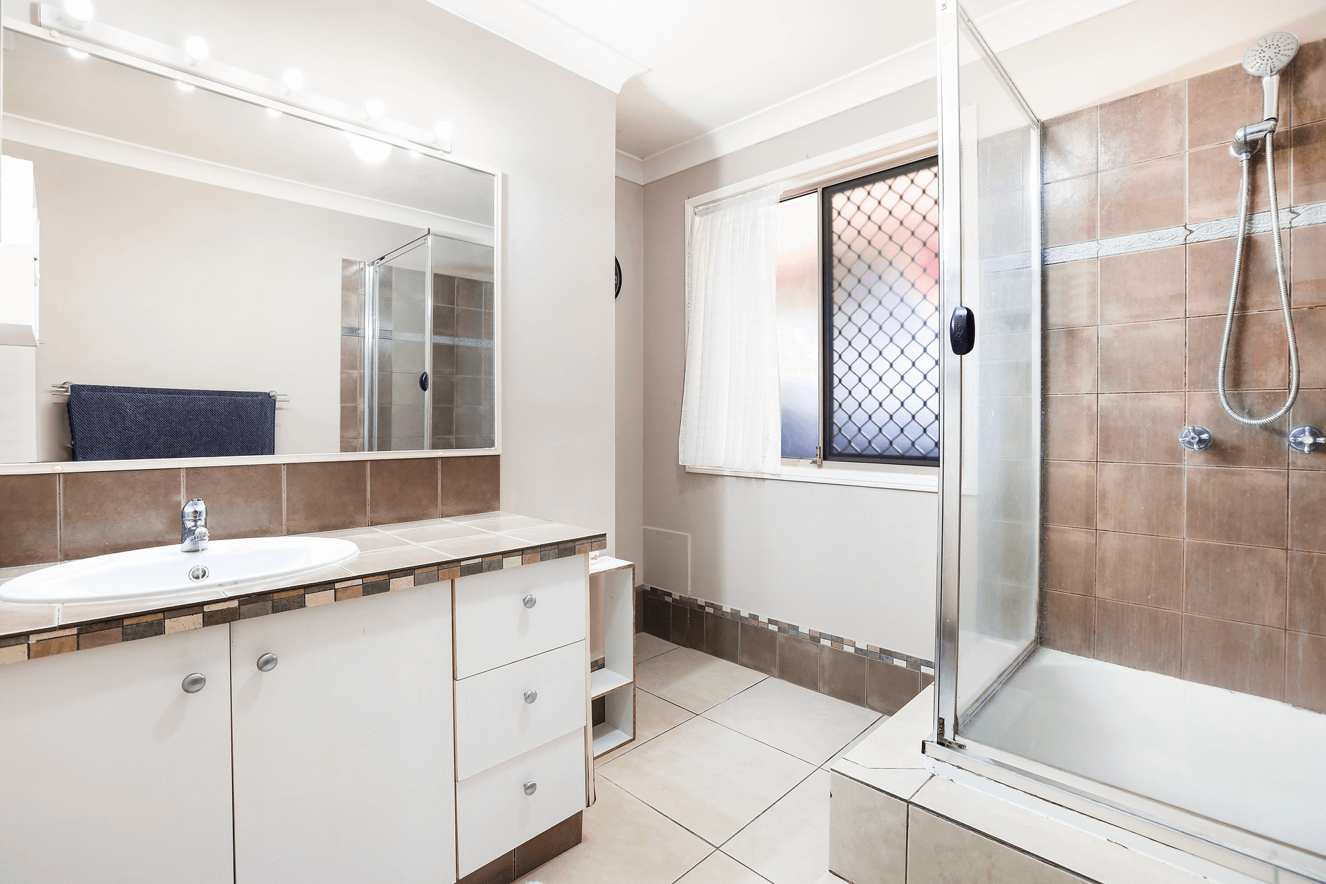 44 Watford Crescent, MOLENDINAR, QLD 4214