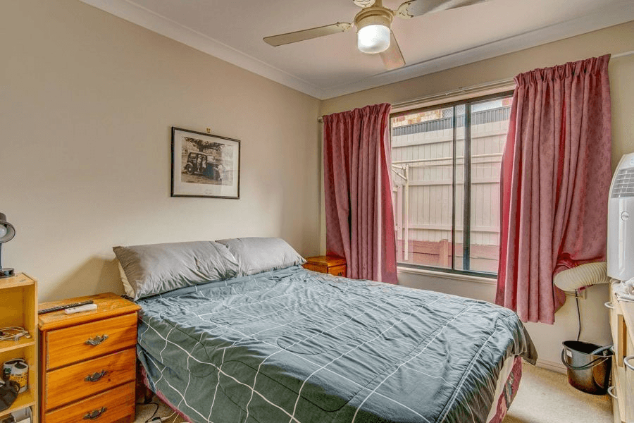 2/8 Geoff Wolter Drive West, MOLENDINAR, QLD 4214
