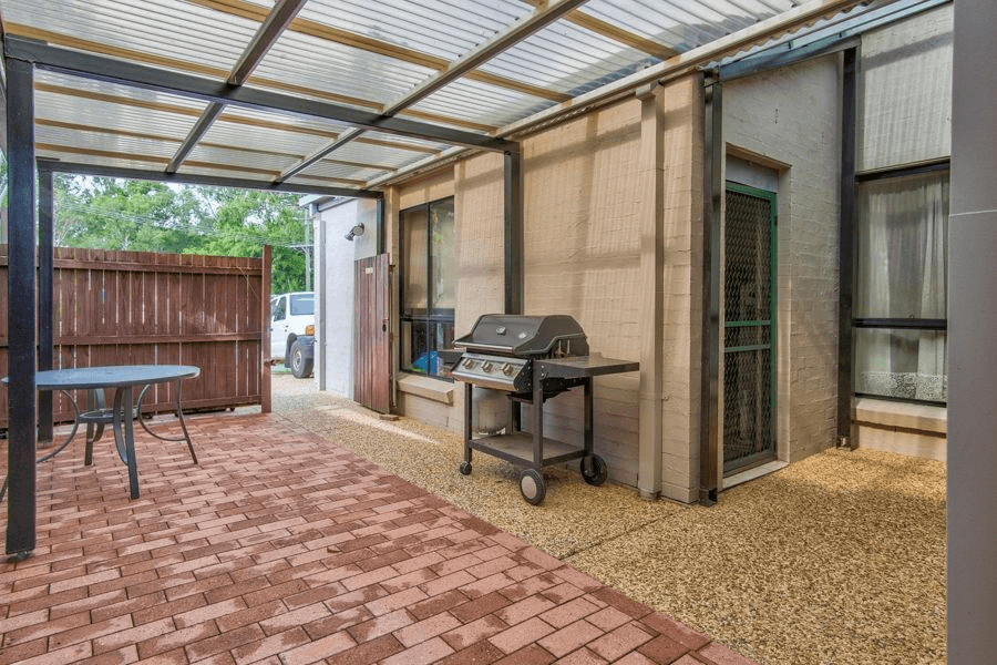 2/8 Geoff Wolter Drive West, MOLENDINAR, QLD 4214