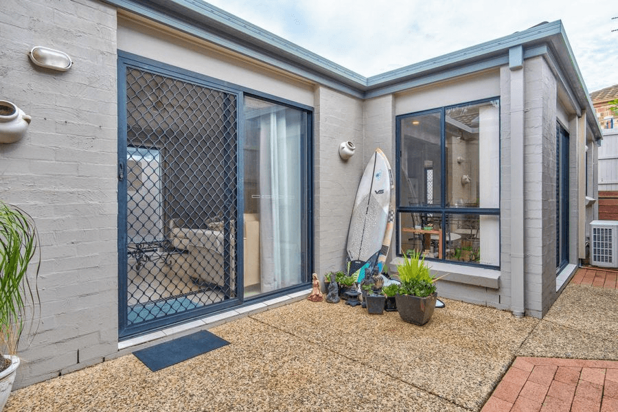 2/8 Geoff Wolter Drive West, MOLENDINAR, QLD 4214